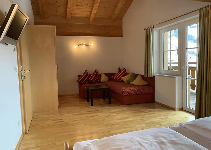 Pensión Penthouse Kurz 4*