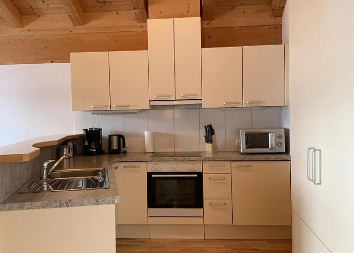 Penthouse Kurz Pensión 4*