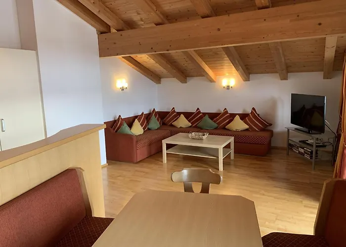 Pensión Penthouse Kurz 4*